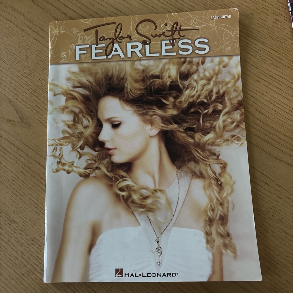 Taylor Swift Fearless Guitar Book